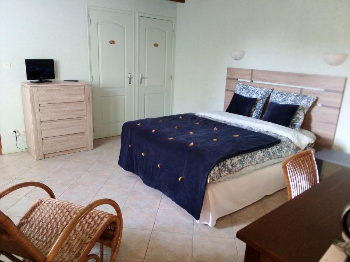 La Veronniere Hotel Entrammes Екстериор снимка