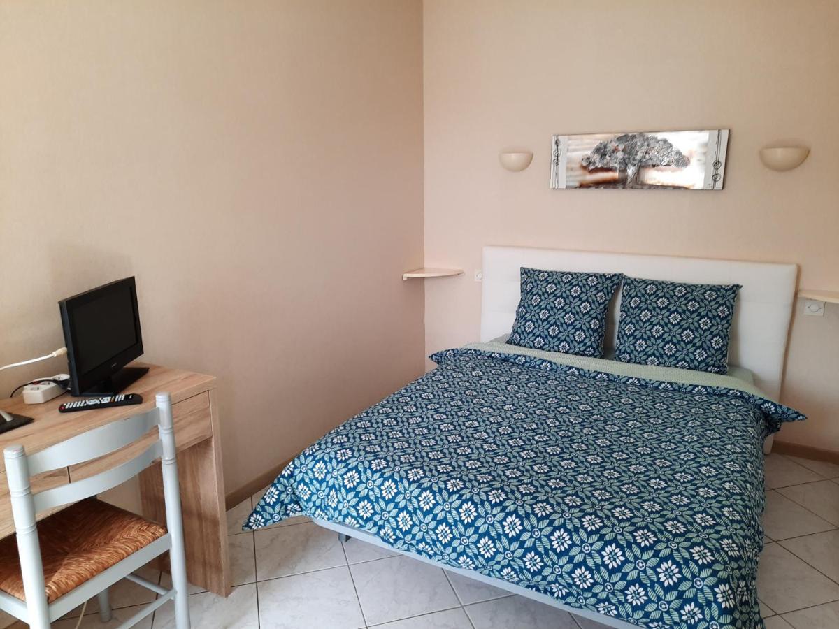 La Veronniere Hotel Entrammes Екстериор снимка